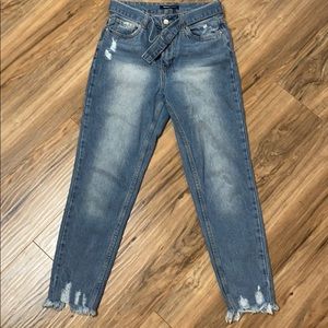 Highwaisted mom jeans